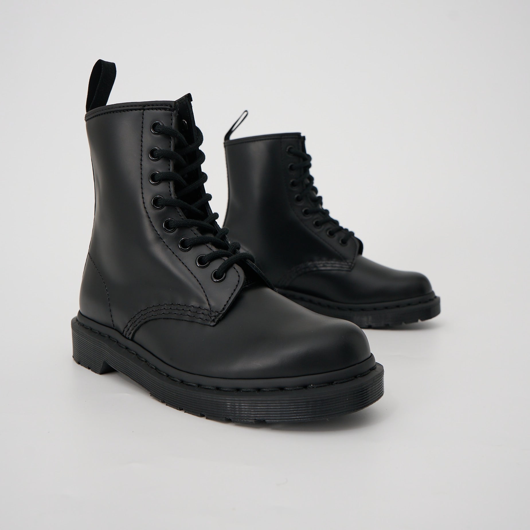 Dr martens mono sale hotsell