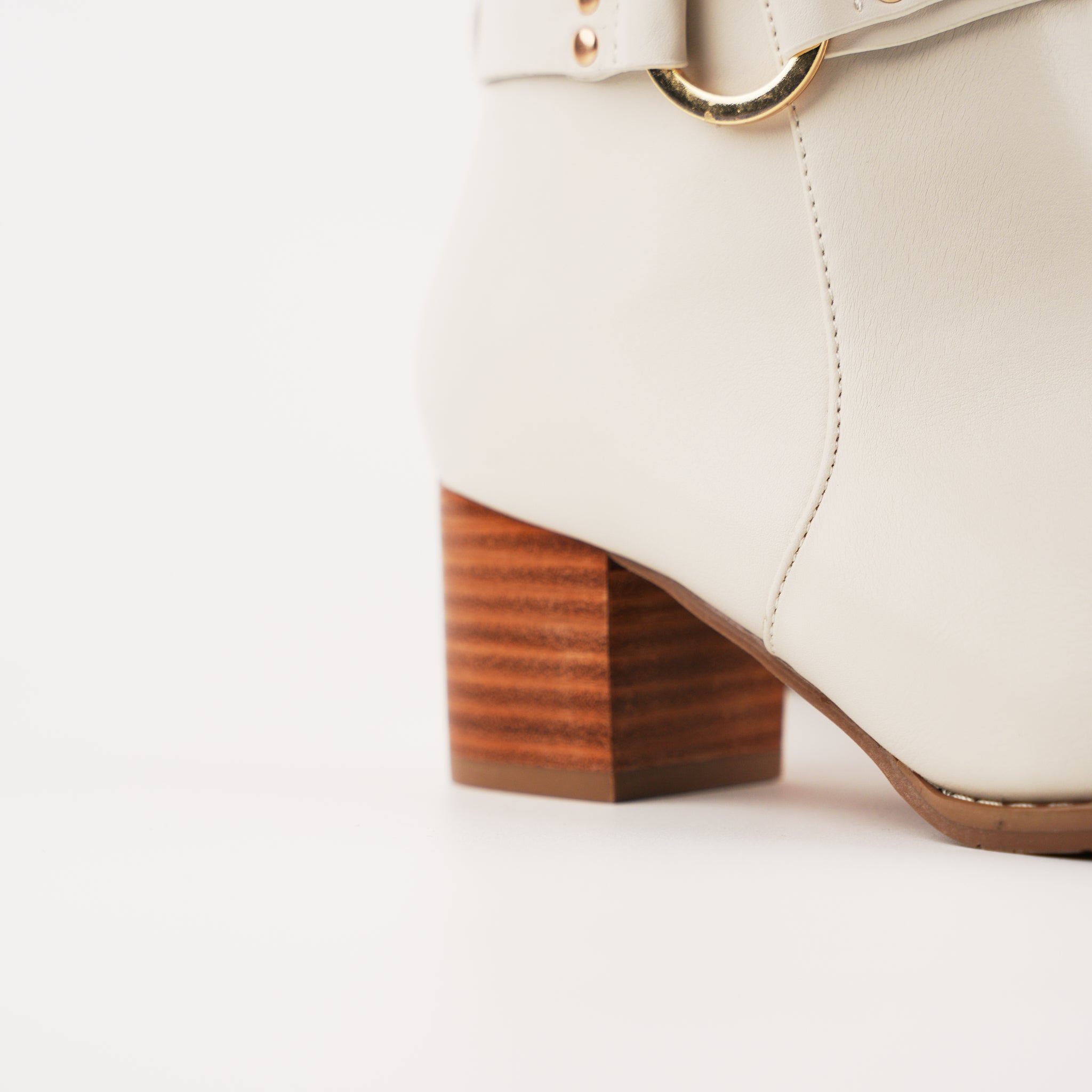 White booties with wood fashion heel